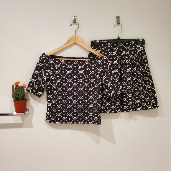 2-Piece Set, Off-the-Shoulder - Picture 4 of 12